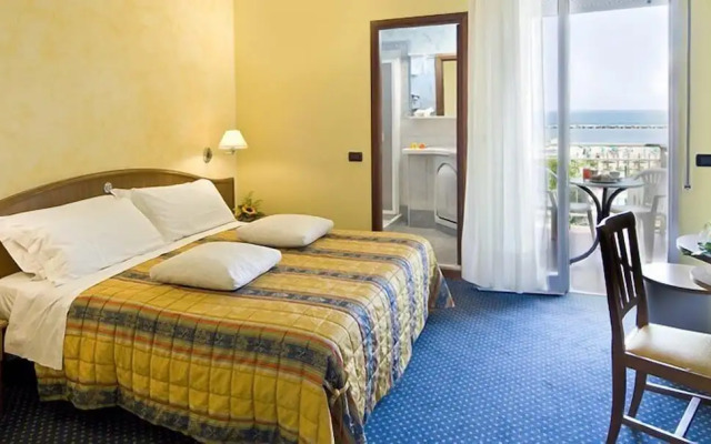 Gallia Club Hotel