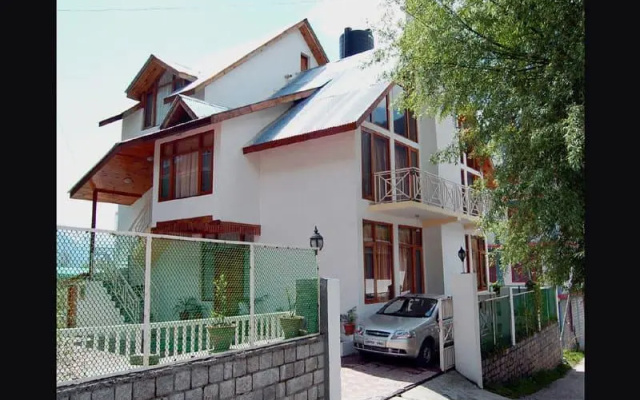 Manali Apple Valley Cottage