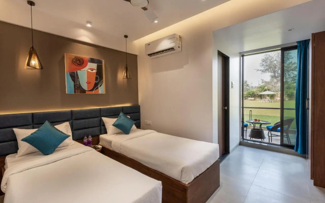 Paramount Riverfront Resort & Spa