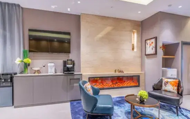 Homeinn Selected Hotel (Xuchang Cao Wei Ancient City Fat Donglai Times Square)