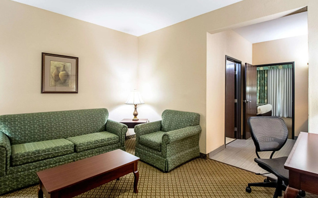 Quality Inn & Suites Robstown