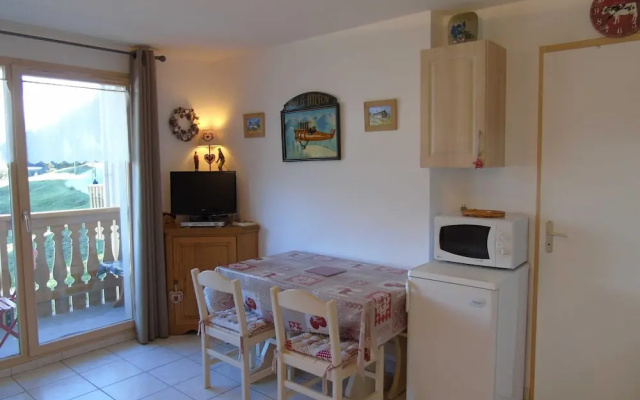 Lou Services Apartment CB9 LSI 001