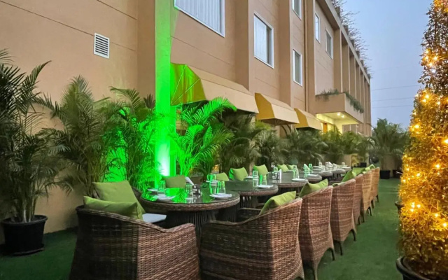 The Lalita Grand