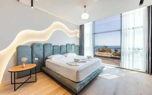 Marina Luxury Jacuzzi Suites by PS