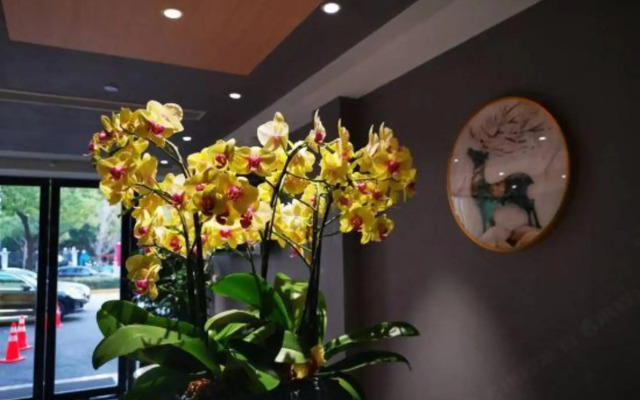 Mila  Hotel