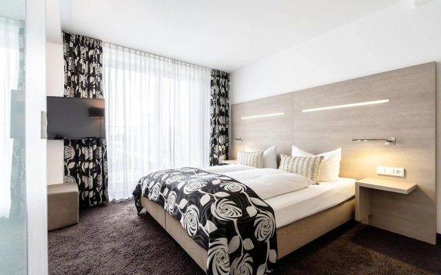 Hotel Demas City