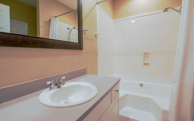 Legacy Villas-Legacy Villa 2004