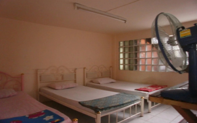 Farang Bar Guesthouse