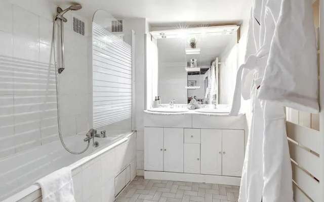 Cozy 2BR in the Heart of Île Saint-Louis