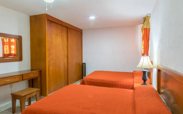 Suites Poliforum Inn