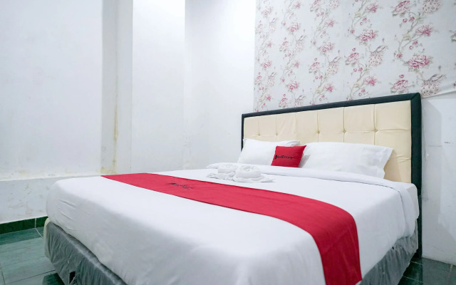 RedDoorz Syariah near Exit Toll Puncak