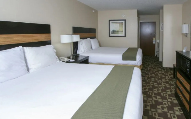 Holiday Inn Express SHELBY @ HWY 74