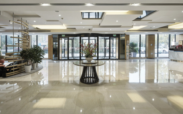 Отель Holiday Inn Express SHANGHAI GONGKANG by IHG