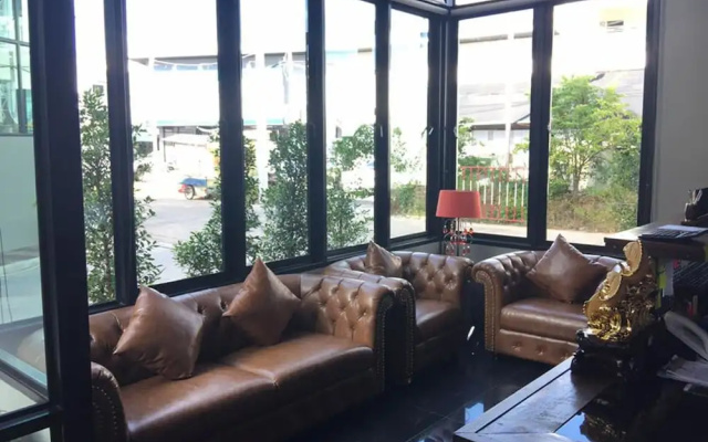 T4 Hotel Sisaket