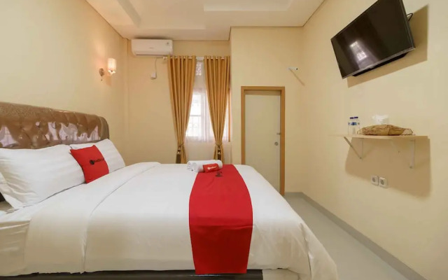 Reddoorz Syariah Near Plaza Andalas Padang