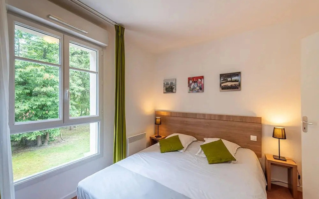 3-guest Apartment With Terrace in Saumur