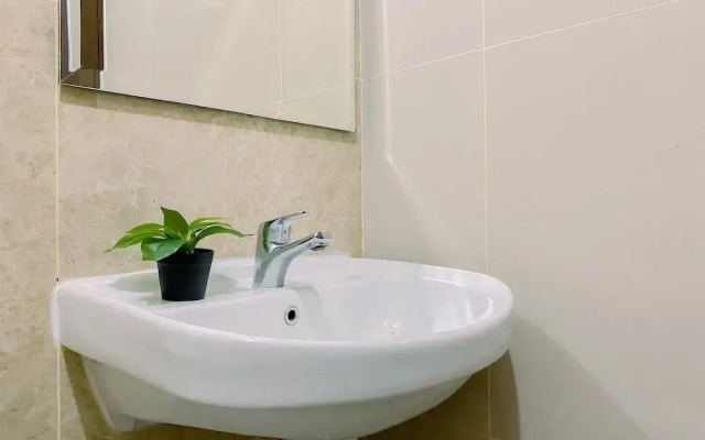 Relaxing Studio At Transpark Cibubur Apartment