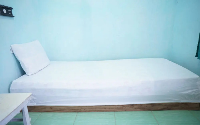 OYO Life 93017 Kost H Soeroso