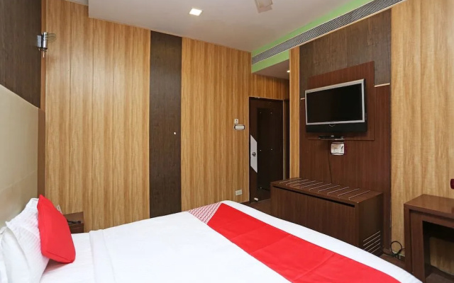 OYO 10690 Florence Hotel