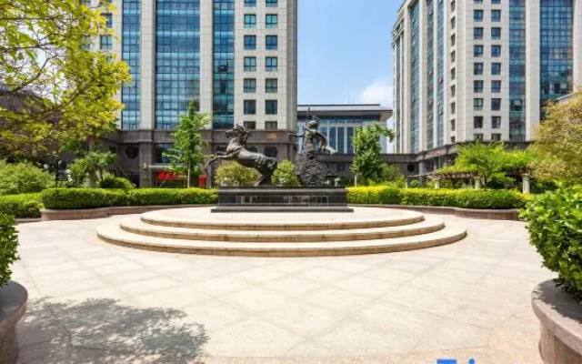 Xingshu Hotel (Zhengdong Mixc Provincial Government Store)