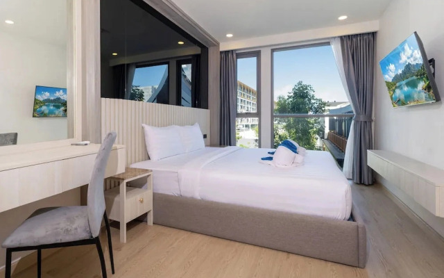 Ozone 1BR Signature Junior Suite