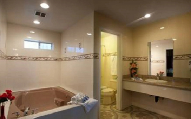 Palace Inn Oxnard