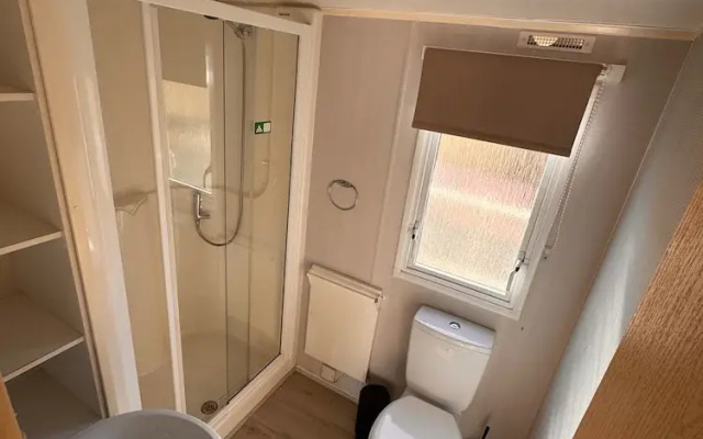 3 Bed Caravan - Side Gated Decking, Wifi, Pets