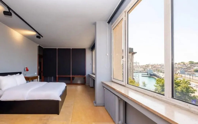 Flat With Karakoy View Near Ferry Station
