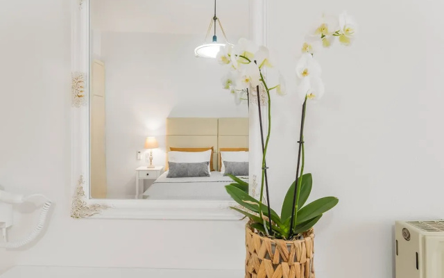 Maela Luxury Suite