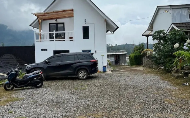 Altura Cabin Dieng