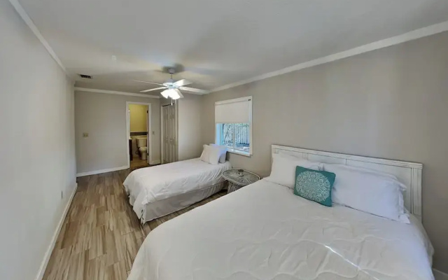 Seascape Beachhouse by Distinctive Beach Rentals