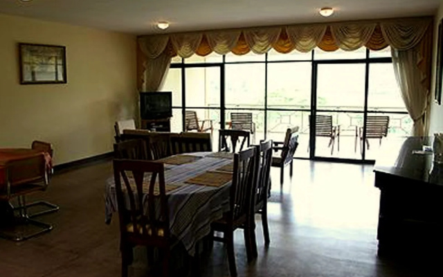 Enison Lodge