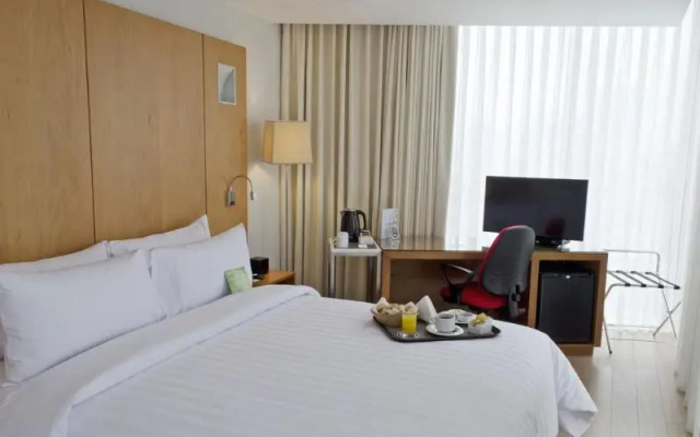 Ramada Encore By Wyndham Lima San Isidro