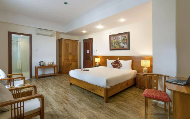 Orchid Hotel