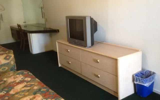 Economy Inn Globe