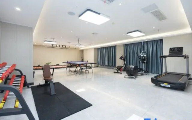Haiyan Sanyin Gaokong Hotel