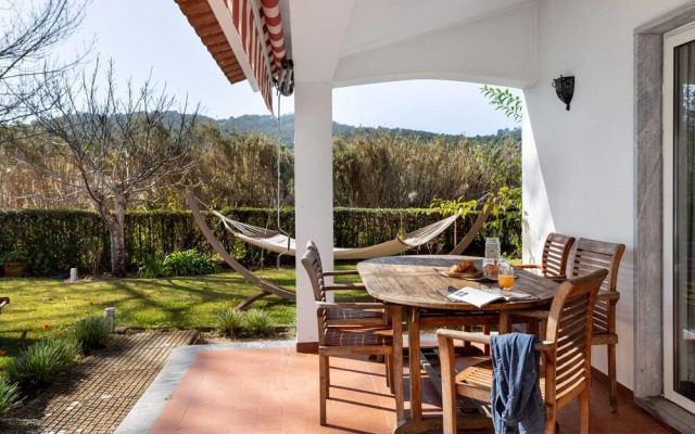 A​LTIDO Idyllic House w/Pool & Garden in Colares
