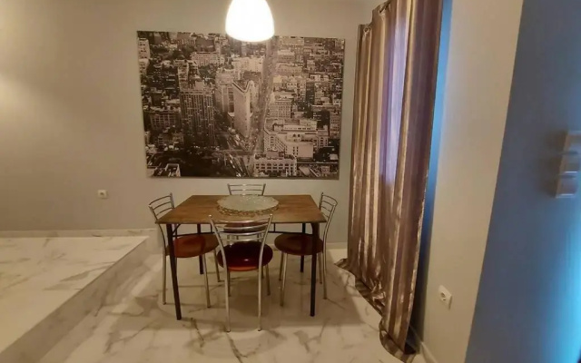 Urban Downtown Studio Back