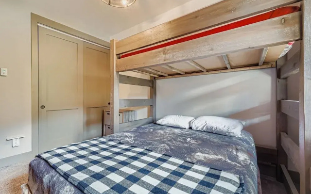 1820 The Seasons 1 Bedroom Condo