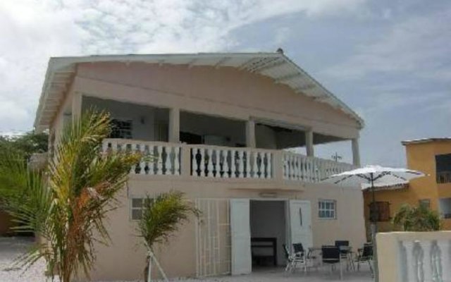 Rainbow Villa in St. Marie, Curacao from 533$, photos, reviews - zenhotels.com hotel front