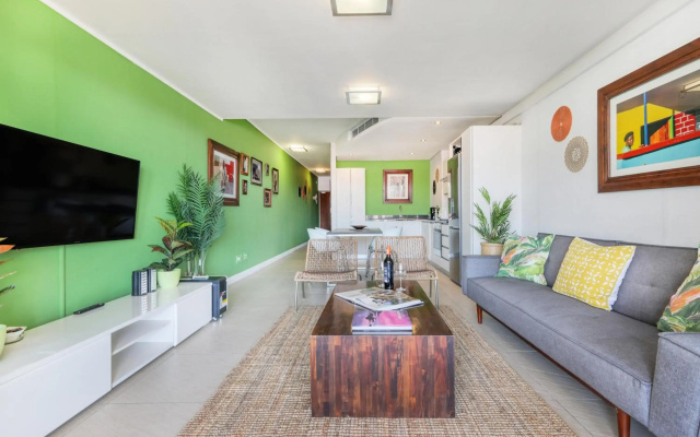 Authentic Cape Town Apartment near the Silo District