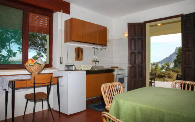 San Teodoro Monte Petrosu Apartments