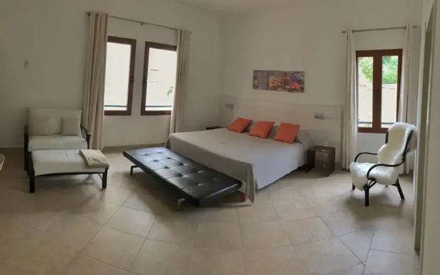 2-bed Designer Apartment Sleeps 4, Resort Pool