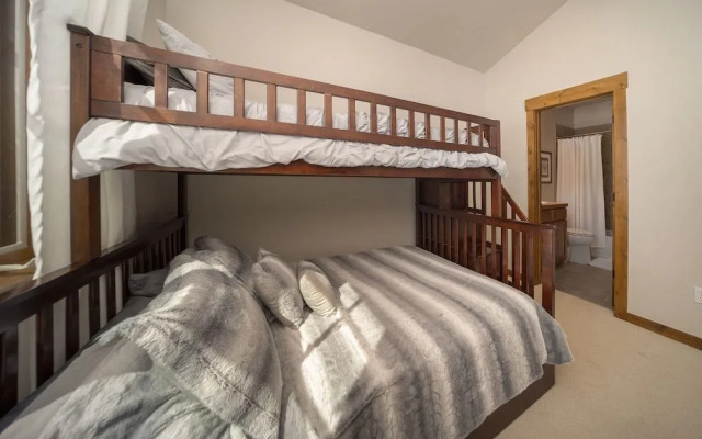Bear Trail 3 Bedroom Townhouse by RedAwning