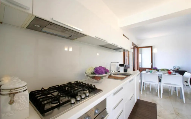 VILLA DELFINI 2-12 Pax