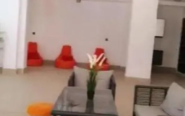 Havuz spor hamam cocukoyunalanı imkanı sunan konut