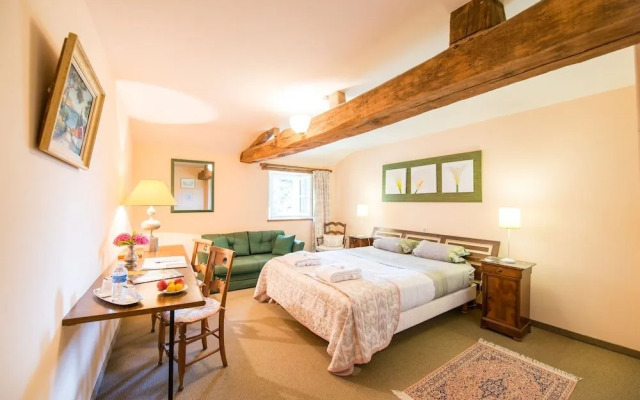 Manoir De Ponsay