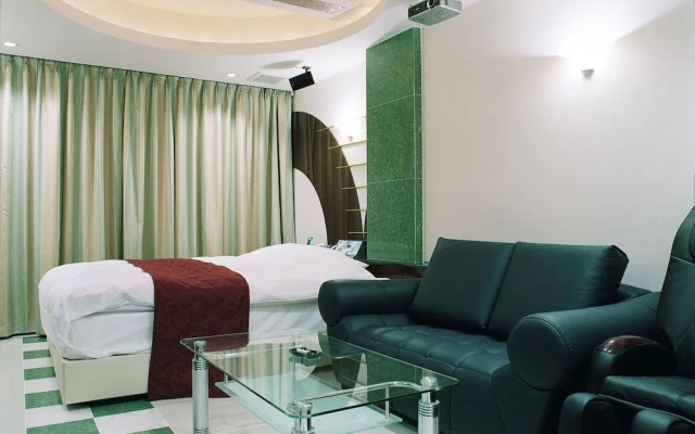 HOTEL C-Love - Adults Only