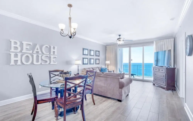 Twin Palms 1701