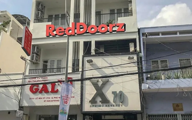 Reddoorz @ Le Van Sy Street 3